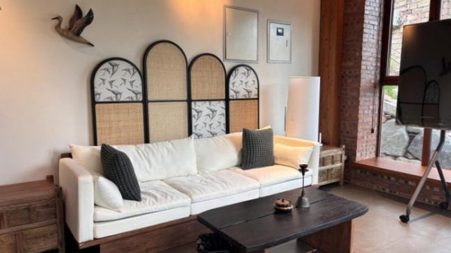 1759136677-e497b791f1a6d55